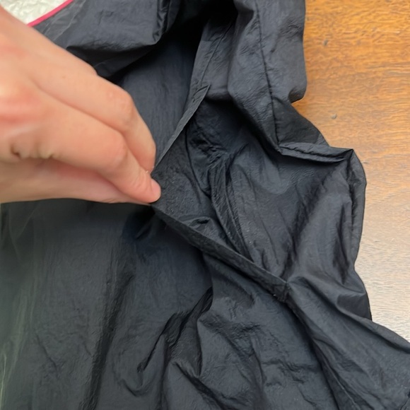 GUESS WINDBREAKER SUPER CUTE GUESS JACKET ZIPPER LIGHT WEIGHT HOODIE STYLE ZIP - Picture 6 of 15